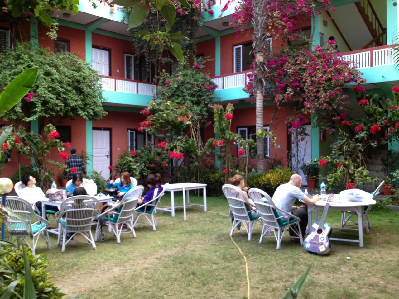 นิว โปคฮาร่า ลอดจ์ Hotel โพคารา ภายนอก รูปภาพ