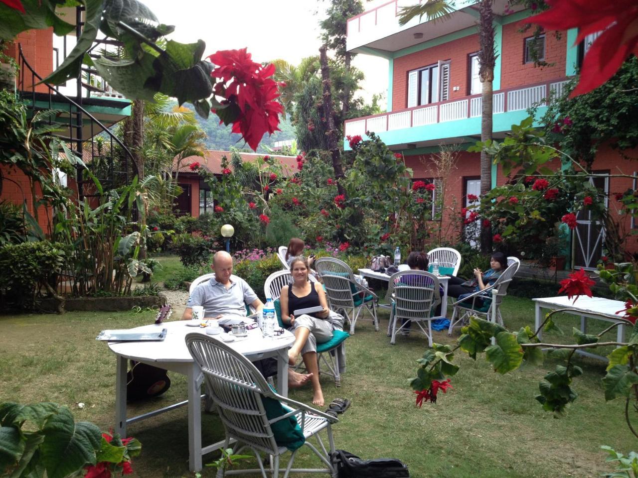 นิว โปคฮาร่า ลอดจ์ Hotel โพคารา ภายนอก รูปภาพ