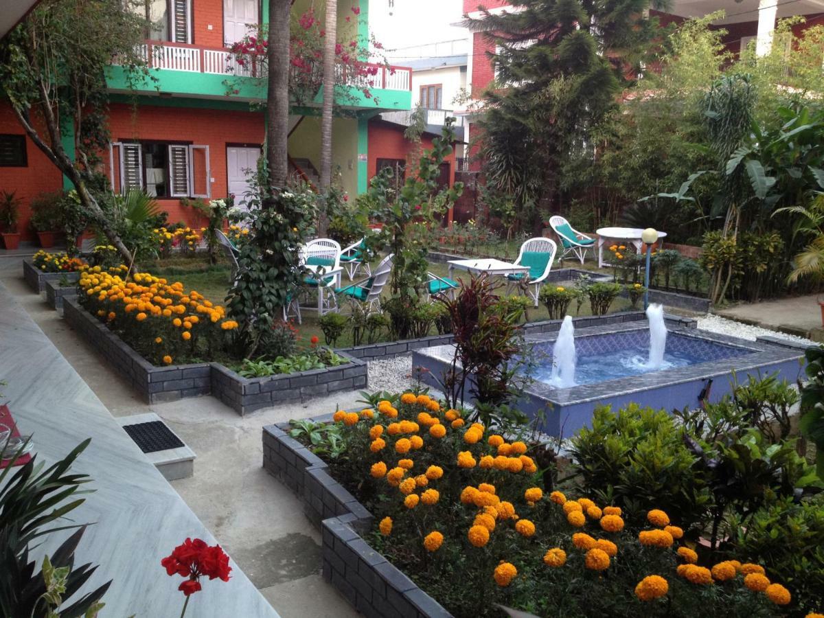 นิว โปคฮาร่า ลอดจ์ Hotel โพคารา ภายนอก รูปภาพ