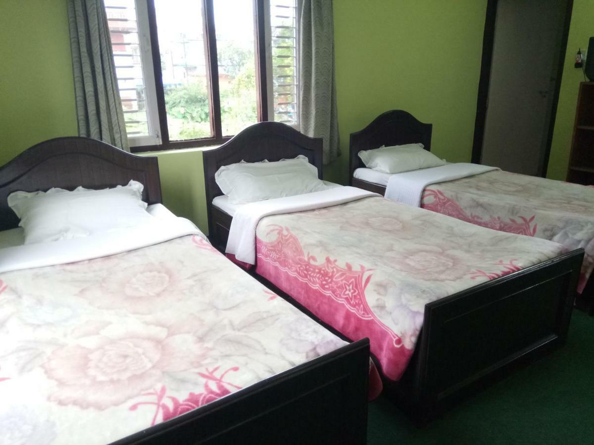 นิว โปคฮาร่า ลอดจ์ Hotel โพคารา ภายนอก รูปภาพ
