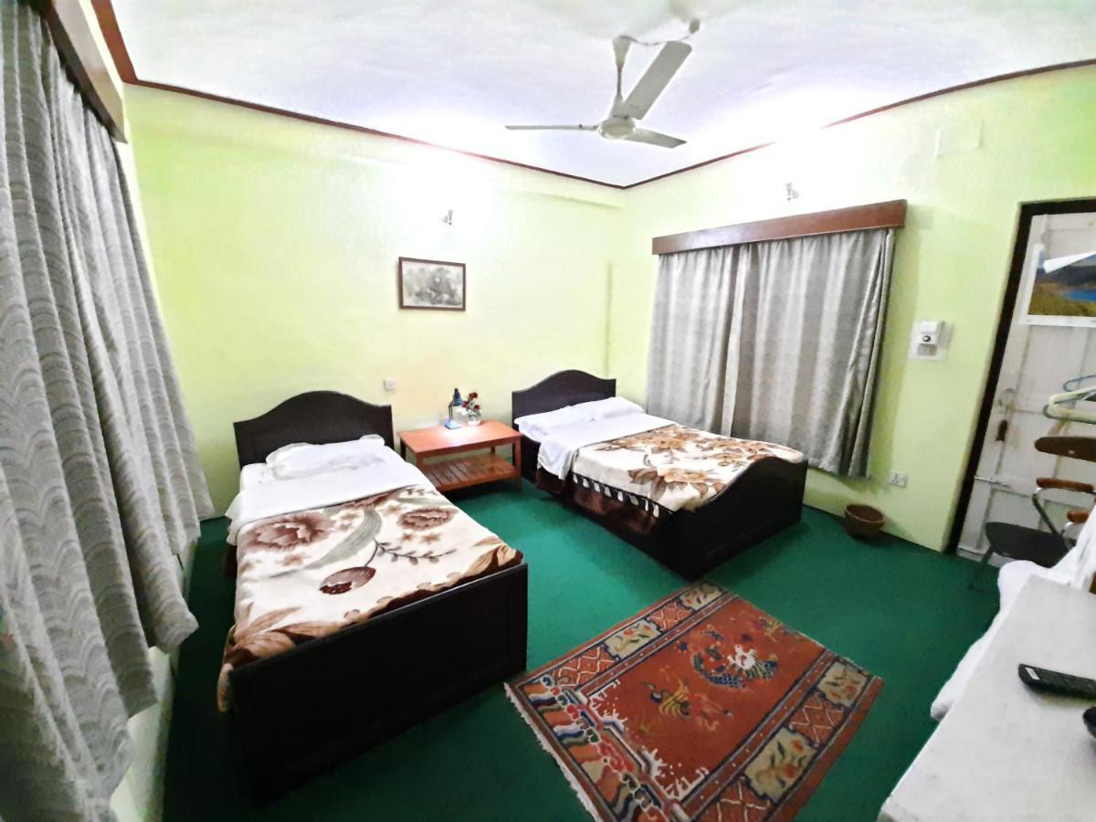 นิว โปคฮาร่า ลอดจ์ Hotel โพคารา ภายนอก รูปภาพ